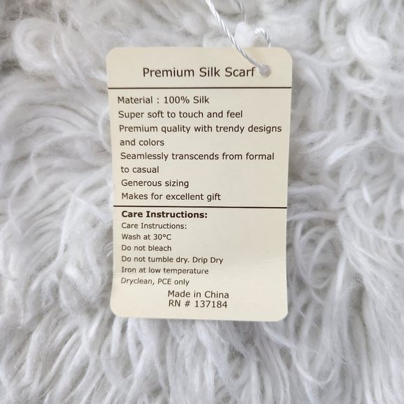 Noble Mount Women's Premium 100% Silk Scarf. New. Fabric:Made with 100% premiu - Picture 5 of 5